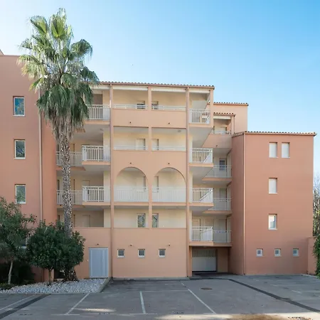 In With Parking * Agde